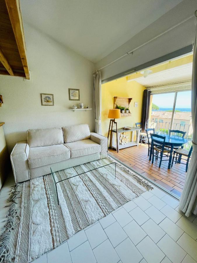 Bel Appartement Avec Mezzanine, Vue Mer Et Piscine โคโกแล็ง ภายนอก รูปภาพ